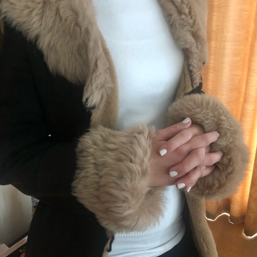 Shearling - Picture 10 of 13